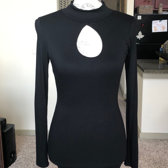 👀 Black Midi Dress 👀 - Picture 5 of 6